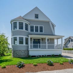 5 bedroom Close to beaches, island ferries and Main St Hyannis RPMS164