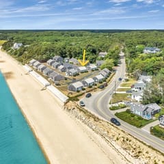 2 Bedroom Cottage With Private Beach Access (1688)
