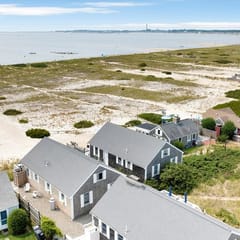 Beach Point Bayfront Cottage (1993)