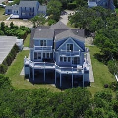 Accommodates 12 Guests Overlooking Cape Cod Bay, 6 BR/6 BTH (2048)