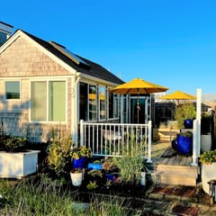 Cozy Bayside Cottage With Huge Outdoor Living Space and Private Beach (2313)