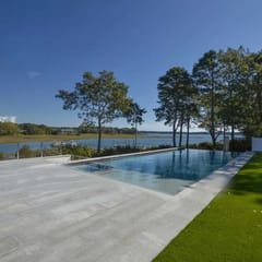 Pool, dock, views and luxury living in Oyster Harbors RPMS105