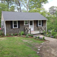 Cozy Cottage by Molls Pond  2409