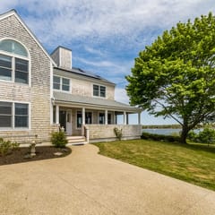 Quintessential Cape Cod home on Great Pond RPLO026