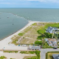 Newly offered.   Private beach, guest cottage and large yard (RPMS173)