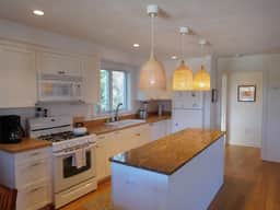 Attractive 3BR Cape Home Close to Indian Neck Beach (1430) - Image 4