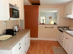 Renovated 2BR Cottage, Your Front Row Seat to the Sea (1553) - Image 5