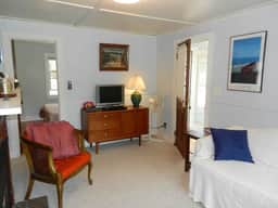 Renovated 2BR Cottage, Your Front Row Seat to the Sea (1553) - Image 4