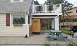 Charming Cottage with Balcony Views (1455) - Image 3