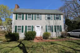 Beautifully Maintained 3BR Colonial Close to Forest Beach (1577) - Image 2