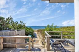 Beach Front Cottage With Spacious Deck (1465) - Image 3