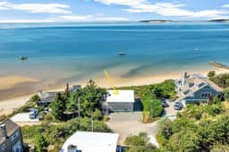 Beach Front Cottage With Spacious Deck (1465) - Image 5