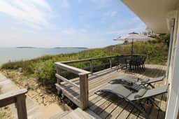 Beach Front Cottage With Spacious Deck (1465) - Image 2