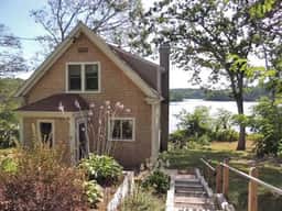 Tranquil Waterfront Cottage on Long Pond in Wellfleet (1687) - Image 2
