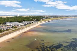 Waterfront Provincetown 4 Bedroom!! (1872) - Image 2