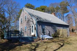 Inviting 4BR Colonial Home Close to Town (2089) - Image 3