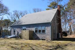 Inviting 4BR Colonial Home Close to Town (2089) - Image 2