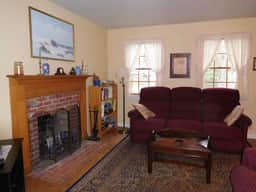 Pet friendly home with central air (1998) - Image 2