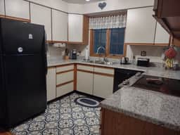 Pet friendly home with central air (1998) - Image 4