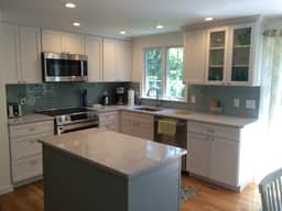 Updated Vacation Home Close to Town and Beaches (2221) - Image 5
