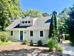 Updated Vacation Home Close to Town and Beaches (2221) - Image 3