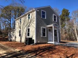 Recently Renovated - Like NEW!! Bright & Open Floorplan (2434) - Image 2