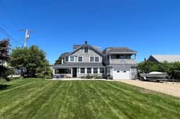 6 Bedroom Charmer Close to the Beach RPAM015 - Image 2