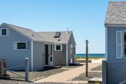 Beautiful 1 bedroom cottage on the beach! RPSH008 - Image 2