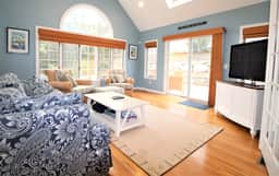 Sprawling Home With Great Outdoor Space (2288) - Image 3