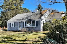 South Yarmouth Charmer Close to Beaches RPAM060 - Image 2