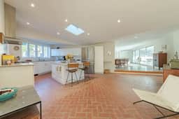 Newly Reno'd GORGEOUS, Water View, Beach Access (CS0034) - Image 4