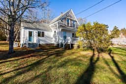 Wellfleet 2BR Retreat – Walk to Bay & Kayak! RPMC007 - Image 2