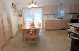 Private Yard and Convenient Access to Beaches (2395) - Image 5