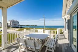 Beach House On New Silver Beach! RPLO027 - Image 5