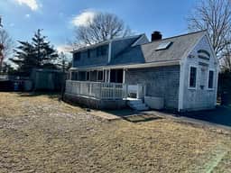 Falmouth Heights On a Quiet Cul-de-Sac RPLO029 - Image 2