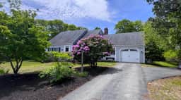 Charming home near beaches, golf, and towns with deck & yard (2432) - Image 2