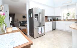 Charming home near beaches, golf, and towns with deck & yard (2432) - Image 3