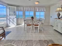 Amazing Views from this Beachfront Condo (1143) - Image 3