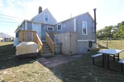 Wellfleet Harbor Front Cottage (1667) - Image 2
