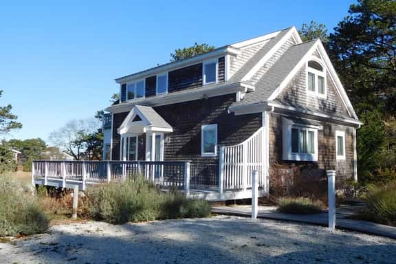 Attractive 3BR Cape Home Close to Indian Neck Beach (1430) - Image 1