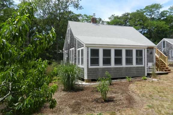 Renovated 2BR Cottage, Your Front Row Seat to the Sea (1553) - Image 1