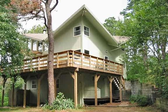 Private, Contemporary 6 Bedroom Home (1608) - Image 1