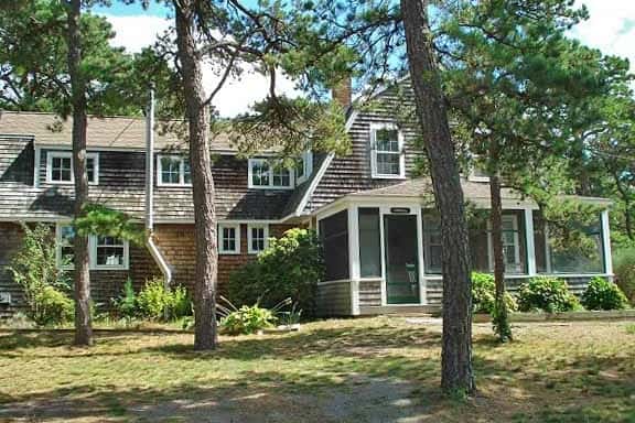 Private & Spacious 5 Bedroom Home (1607) - Image 1