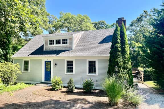 Updated Vacation Home Close to Town and Beaches (2221) - Image 1