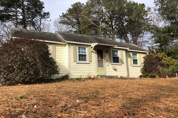 Eastham Cottage with AC and Private Back Yard (2217) - Image 1