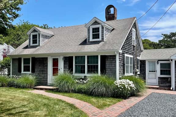 The Whale's Tail Cottage- A Retreat With Charm and Comfort to Spare! RPAM016 - Image 1