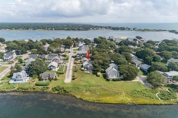 Just Renovated Waterfront Home .25 Miles To The Beach (2260) - Image 1