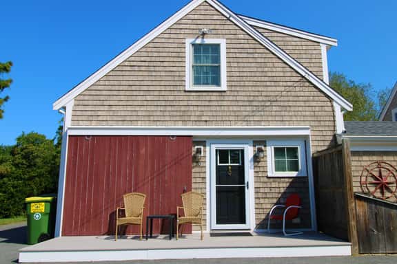 Custom Spacious Apartment (2285) - Image 1