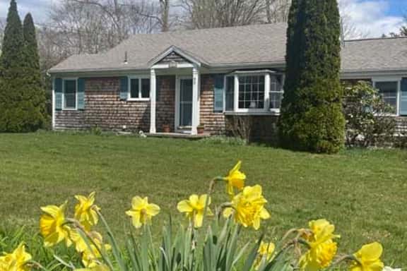 Two bedroom ranch with AC. Convenient location! RPLO017 - Image 1