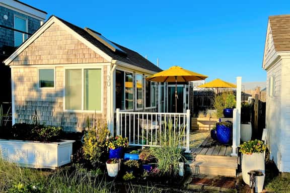 Cozy Bayside Cottage With Huge Outdoor Living Space and Private Beach (2313) - Image 1